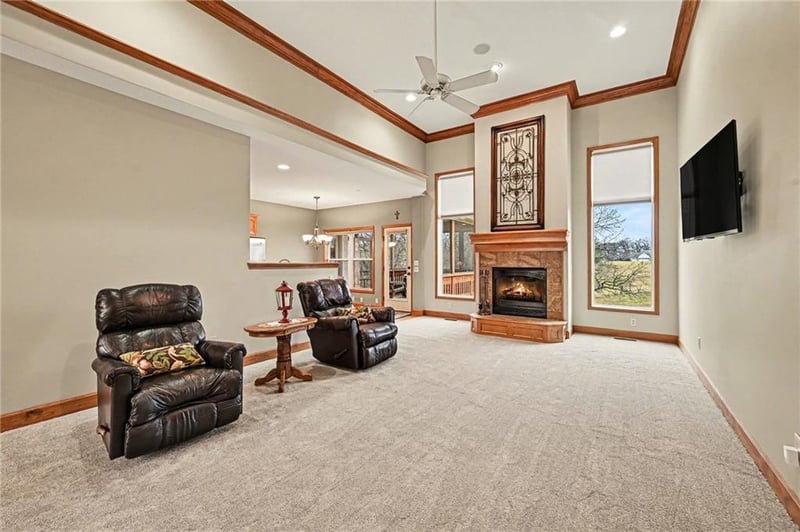15423 N Mount Olivet Rd, Smithville, MO 64089