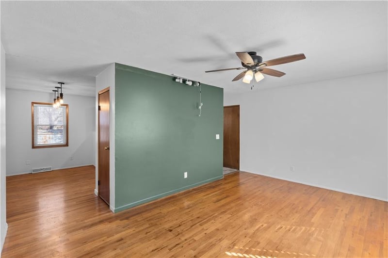 7710 54th St, Kansas City, MO 64119