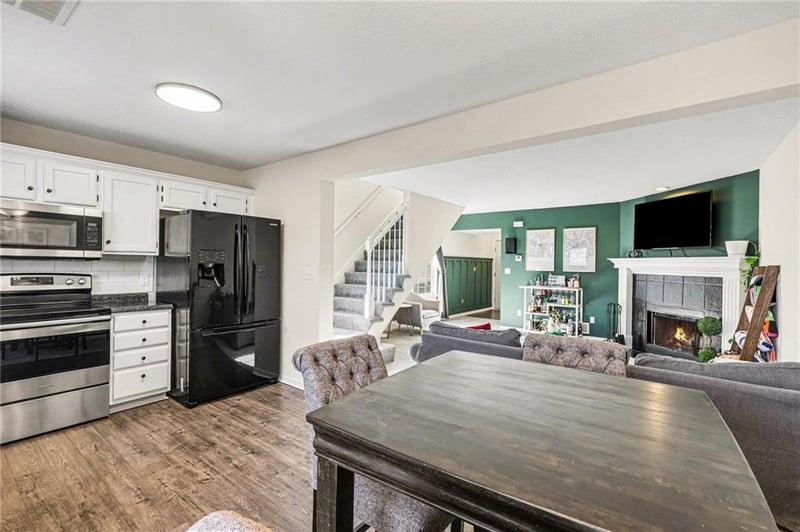 5581 Sunrise Meadow Ln, Lee's Summit, MO 64064