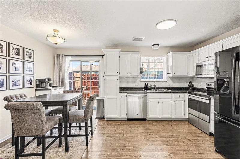 5581 Sunrise Meadow Ln, Lee's Summit, MO 64064