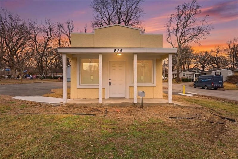 625 23rd St, Independence, MO 64055