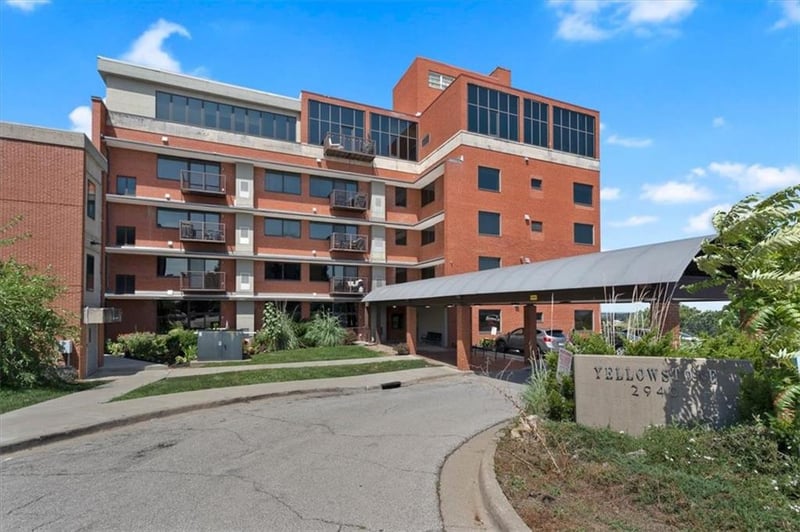 2940 Baltimore Ave #1101, Kansas City, MO 64108