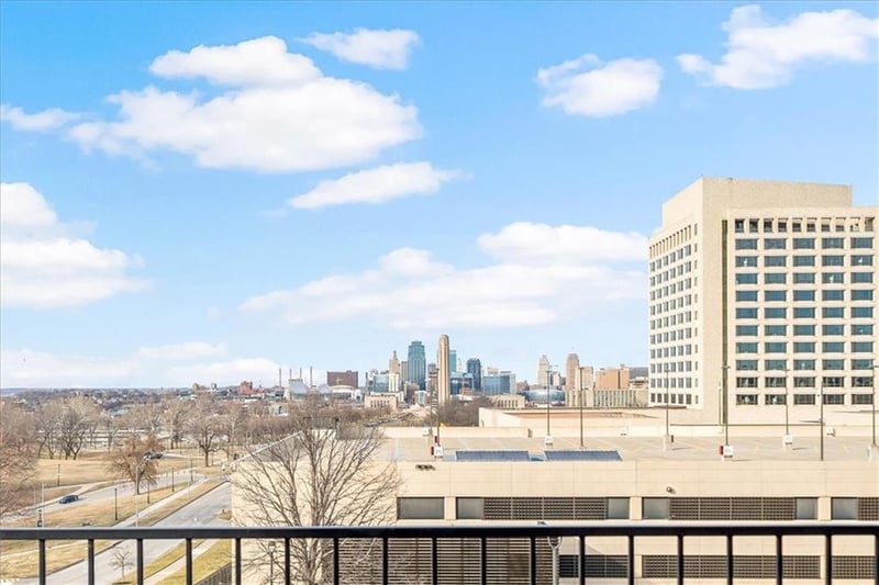 2940 Baltimore Ave #1101, Kansas City, MO 64108