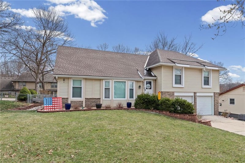 8221 Noland Rd, Lenexa, KS 66215