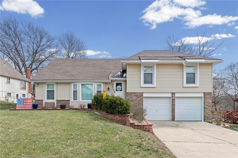8221 Noland Rd, Lenexa, KS 66215
