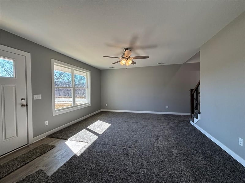 4801 Creek Woods Dr, St Joseph, MO 64507
