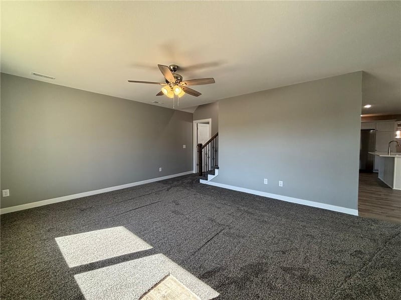 4801 Creek Woods Dr, St Joseph, MO 64507