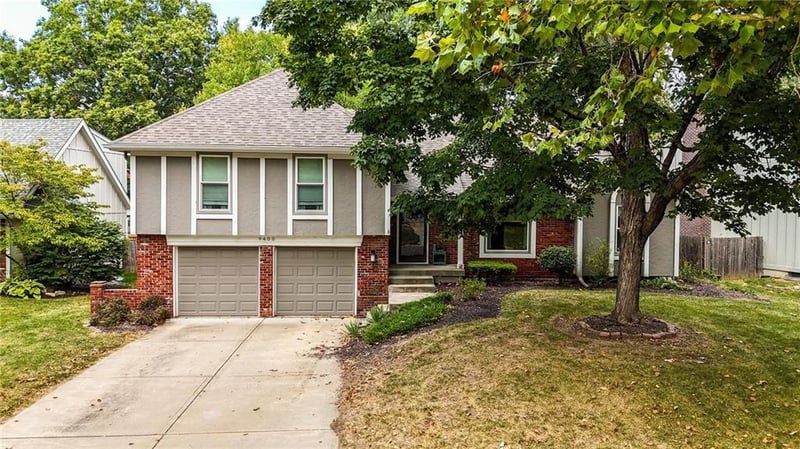 9400 112th St, Overland Park, KS 66210