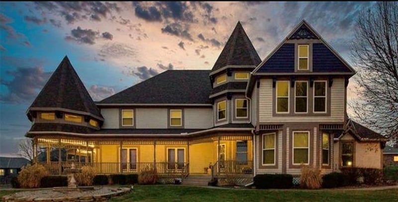 15401 Antioch Rd, Overland Park, KS 66221