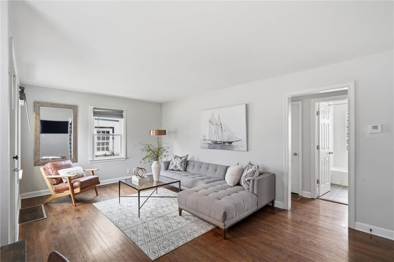 8324 Belleview Ave, Kansas City, MO 64114