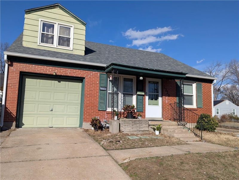 2320 71st Ter, Kansas City, MO 64132