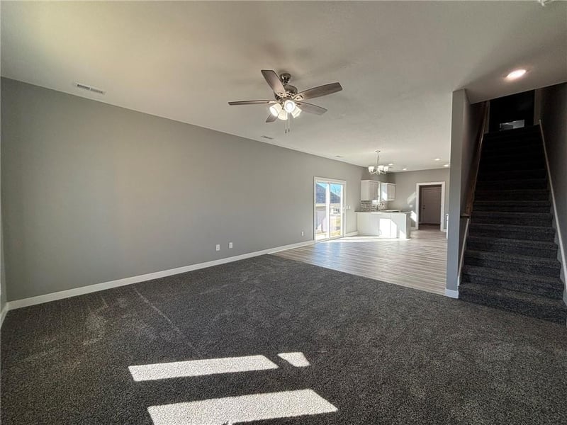 4803 Creek Woods Dr, St Joseph, MO 64507