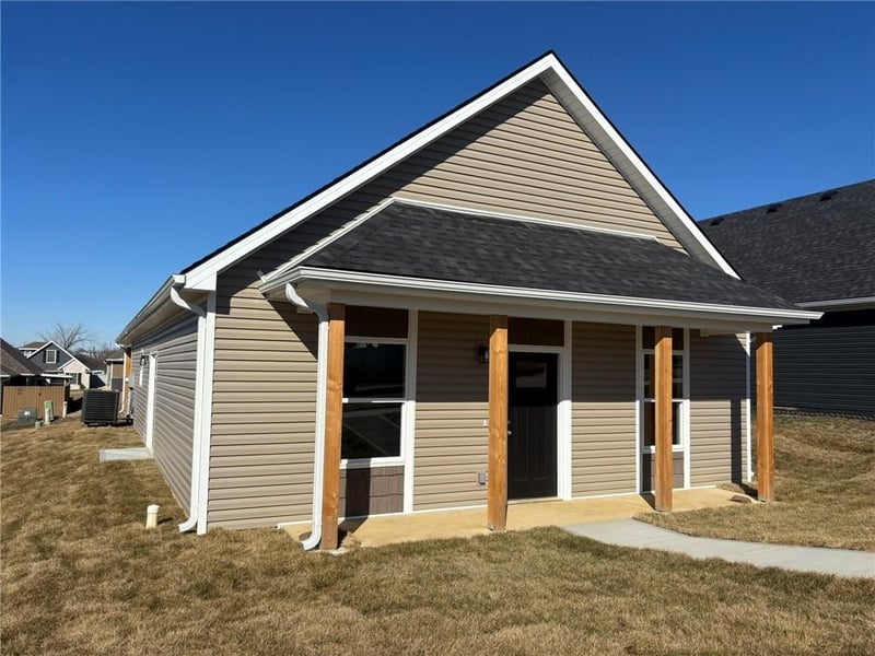 4803 Creek Woods Dr, St Joseph, MO 64507