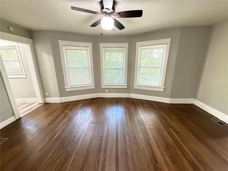 3825 56th St, Kansas City, MO 64130