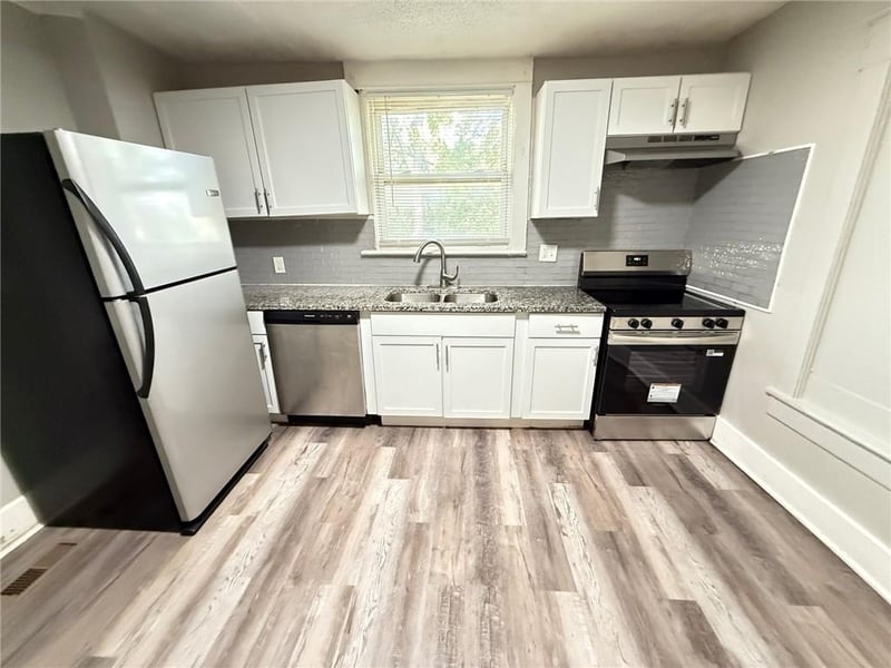 3825 56th St, Kansas City, MO 64130