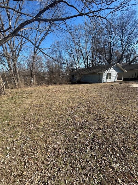 7141 Agnes Ave, Kansas City, MO 64132