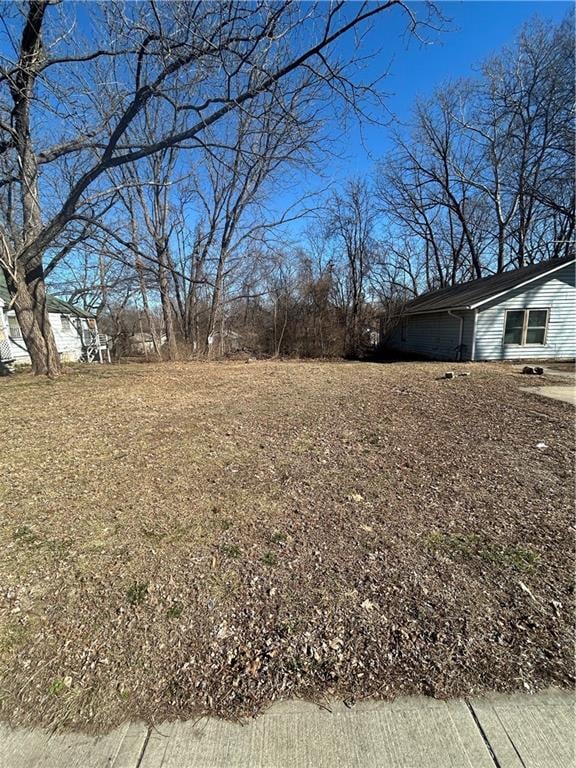 7141 Agnes Ave, Kansas City, MO 64132