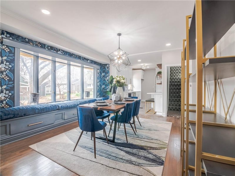 700 43rd St, Kansas City, MO 64110