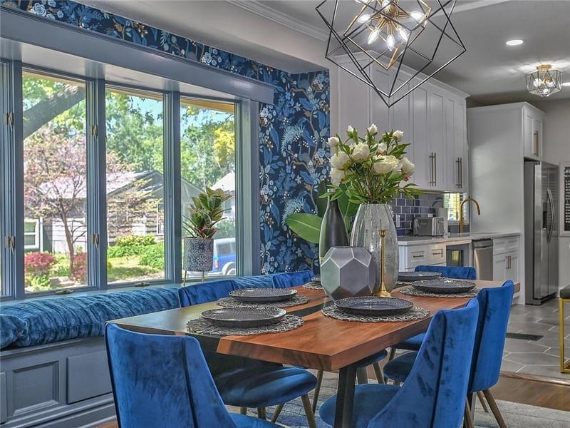 700 43rd St, Kansas City, MO 64110