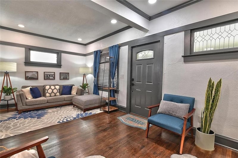 703 43rd St, Kansas City, MO 64110