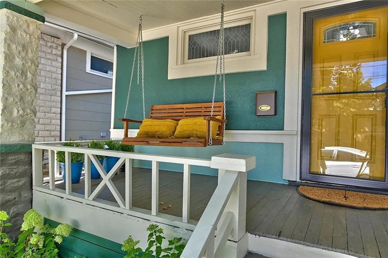 703 43rd St, Kansas City, MO 64110