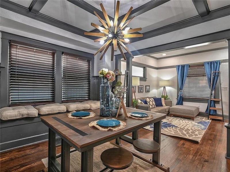 703 43rd St, Kansas City, MO 64110