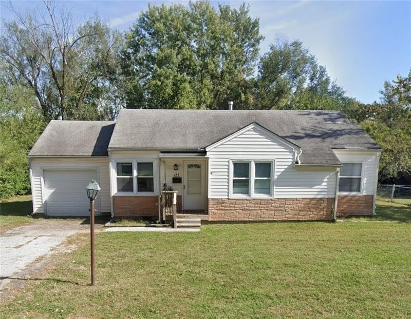 411 10th St Ter, Warrensburg, MO 64093