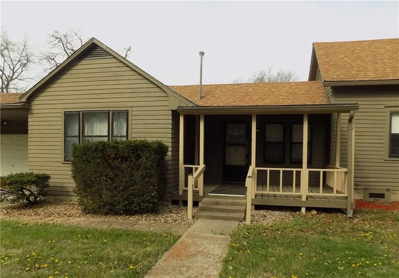 101 Walnut St, Rich Hill, MO 64779