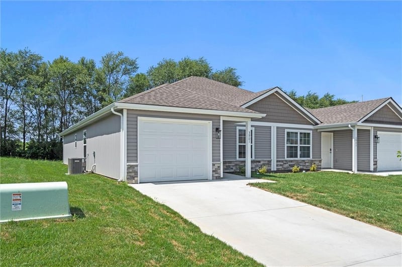 3912 93rd St, Kansas City, MO 64154