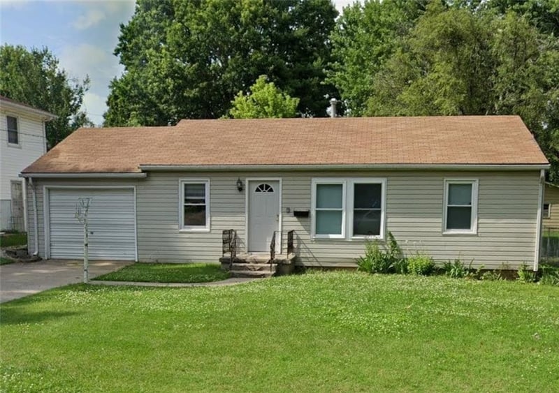 411 North St, Warrensburg, MO 64093