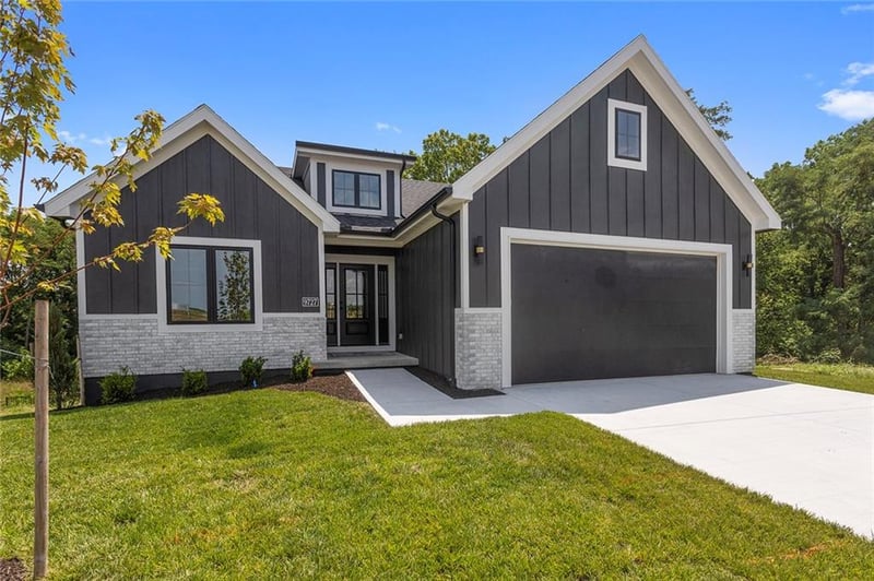 9727 Montclair Ave, Kansas City, MO 64153