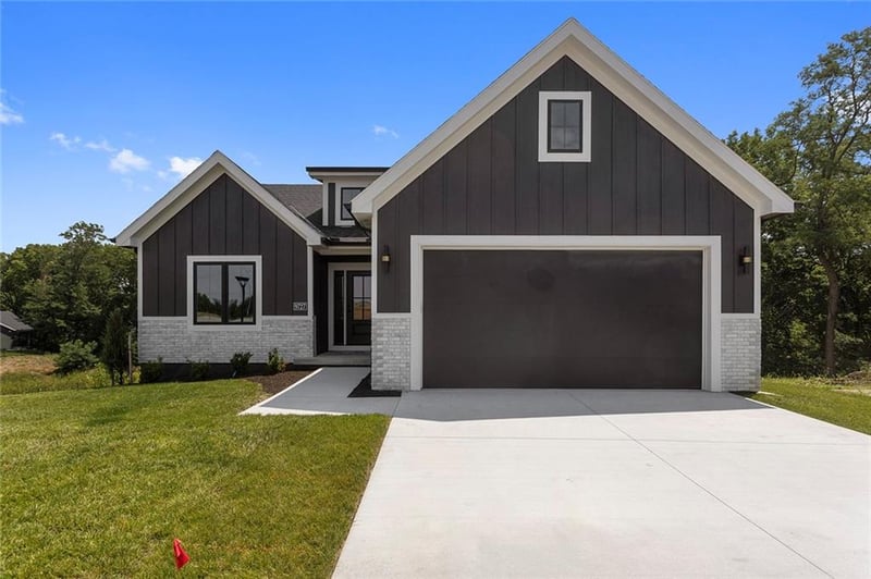 9727 Montclair Ave, Kansas City, MO 64153