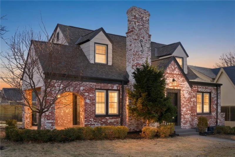 247 74th Ter, Kansas City, MO 64114