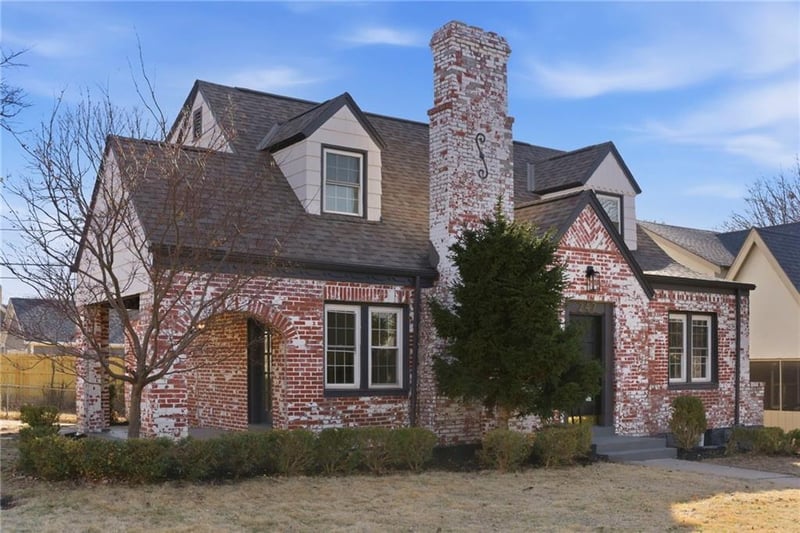 247 74th Ter, Kansas City, MO 64114