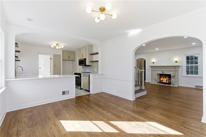 247 74th Ter, Kansas City, MO 64114