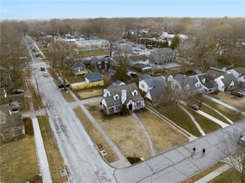 247 E 74th Ter, Kansas City, MO 64114