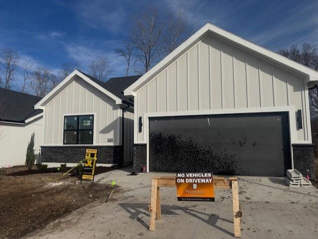 9735 Lucerne Ave, Kansas City, MO 64153