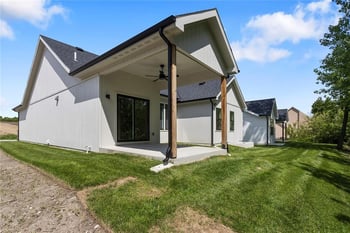 9735 N Lucerne Ave, Kansas City, MO 64153