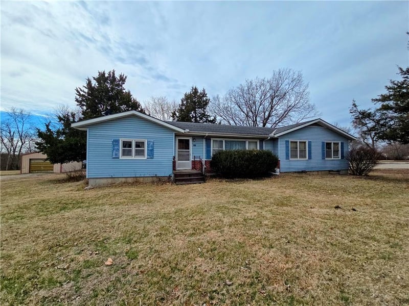 321 Elm St, Nortonville, KS 66060