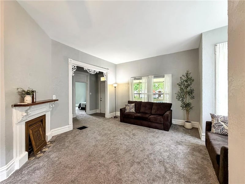 1703 Main St, Lexington, MO 64067