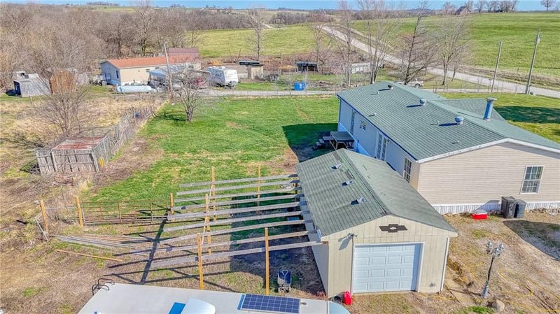 914 121st Rd, Warrensburg, MO 64093