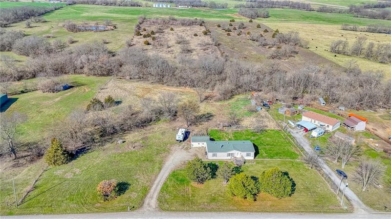 914 121st Rd, Warrensburg, MO 64093