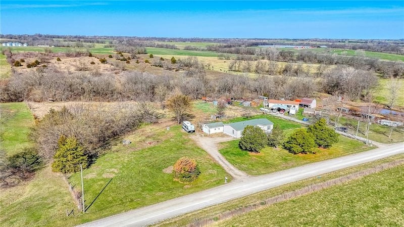 914 121st Rd, Warrensburg, MO 64093