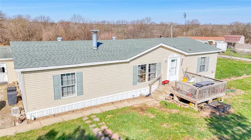 914 121st Rd, Warrensburg, MO 64093