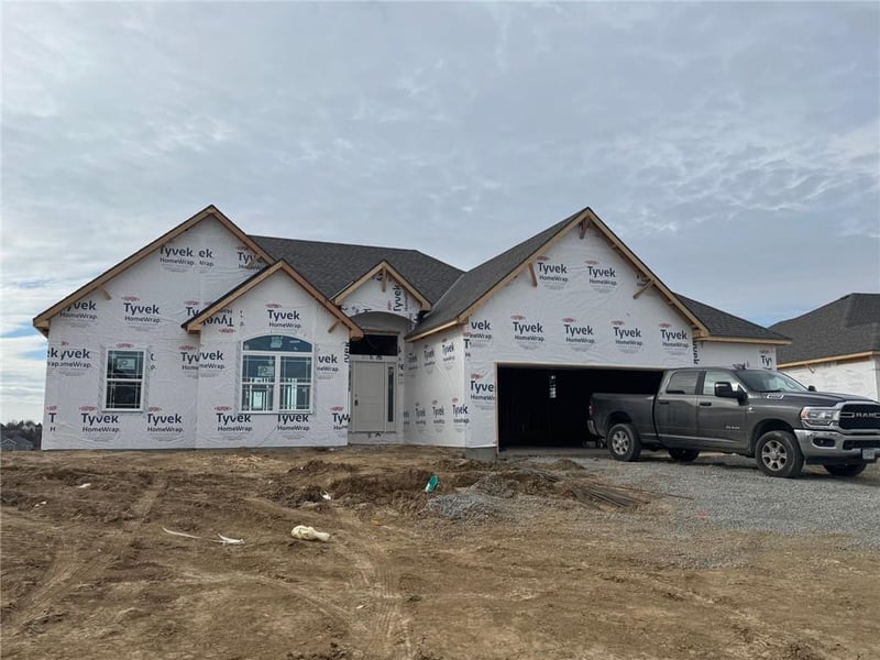4704 Woodland Shores Ct, St Joseph, MO 64505
