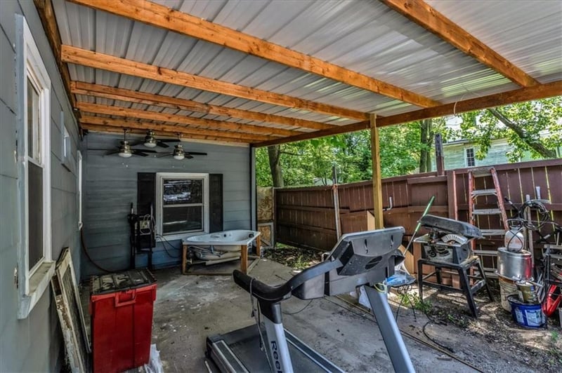 8303 Wabash Ave, Kansas City, MO 64132