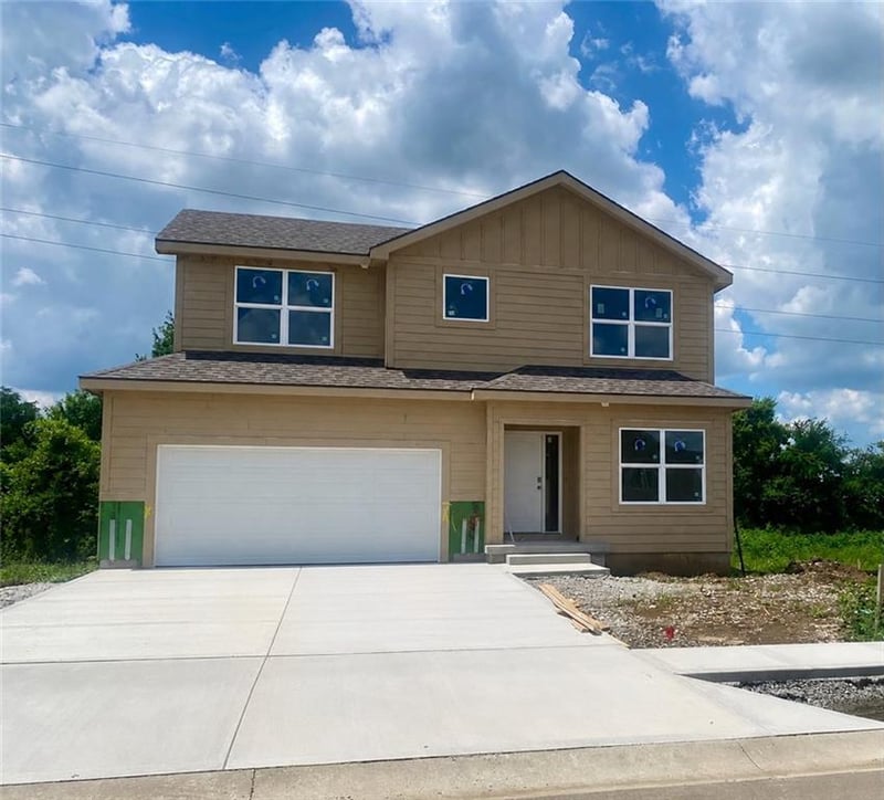 19362 Skyview Ln, Spring Hill, KS 66083