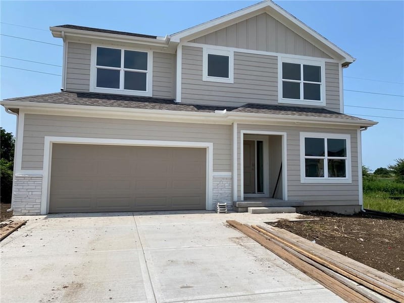 19362 Skyview Ln, Spring Hill, KS 66083