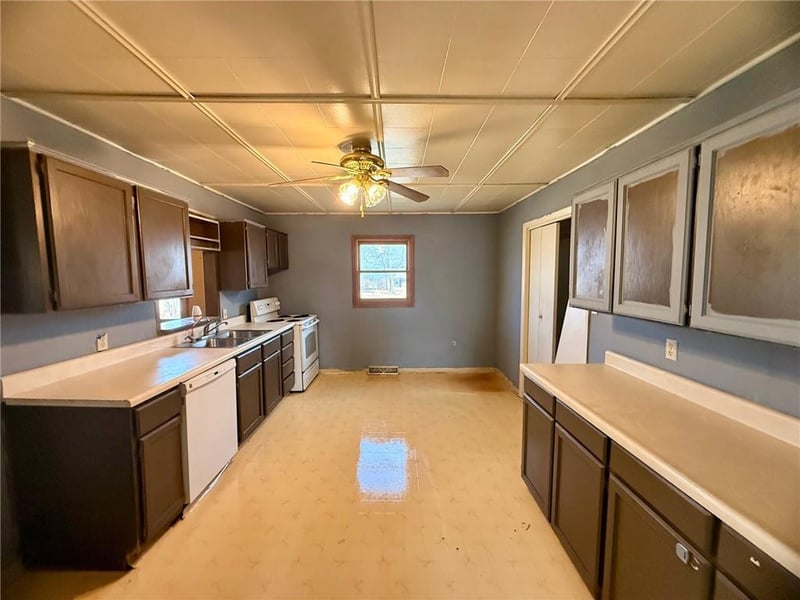 422 S Laura St, Maryville, MO 64468