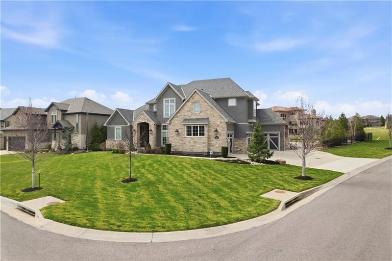 16120 Paradise St, Overland Park, KS 66221